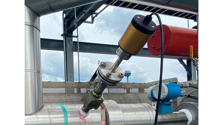 Endress+Hauser LNG kamyon dolum sistemine takılı flanşlı kriyojenik Raman probu