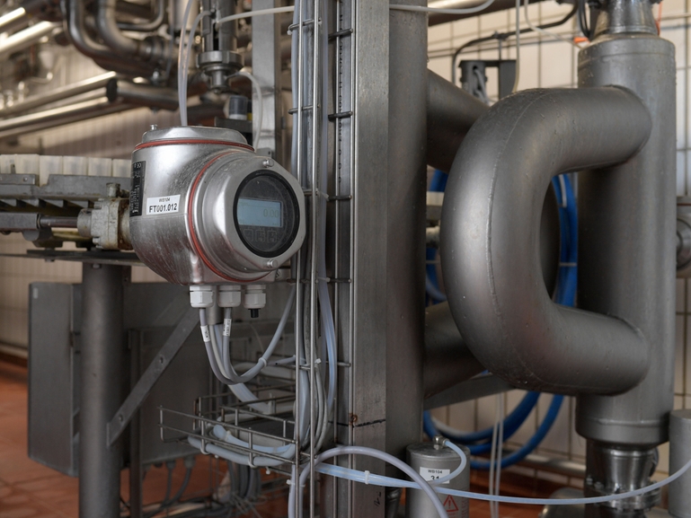 Promass Süt alımı sırasında Endress+Hauser'in Q cihazı