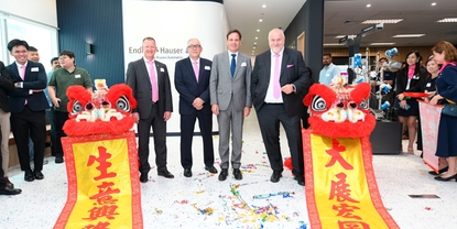 Jens Winkelmann, Richard Yu, Frank Grütter ve Matthias Altendorf açılışta.