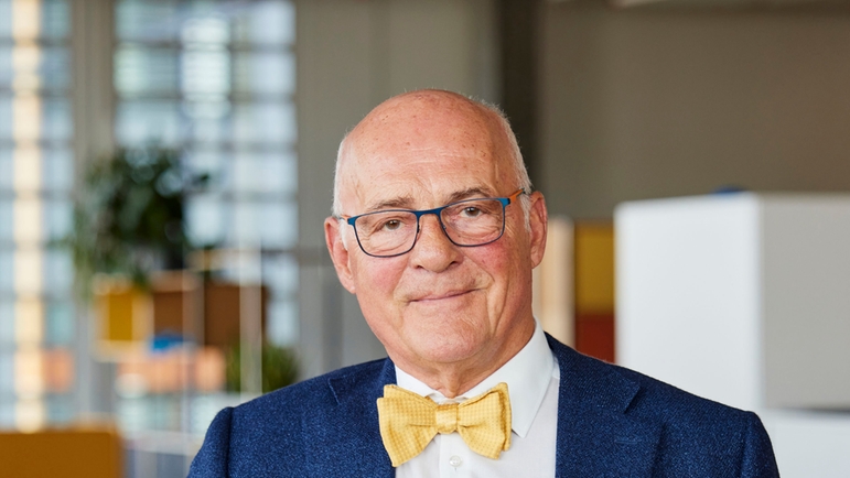 Klaus Endress, Endress+Hauser Grubu'nun uzun süredir CEO'su ve Denetim Kurulu Başkanı